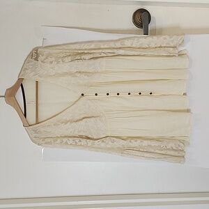Xhilaration Romantic Lace Top‎ sXL